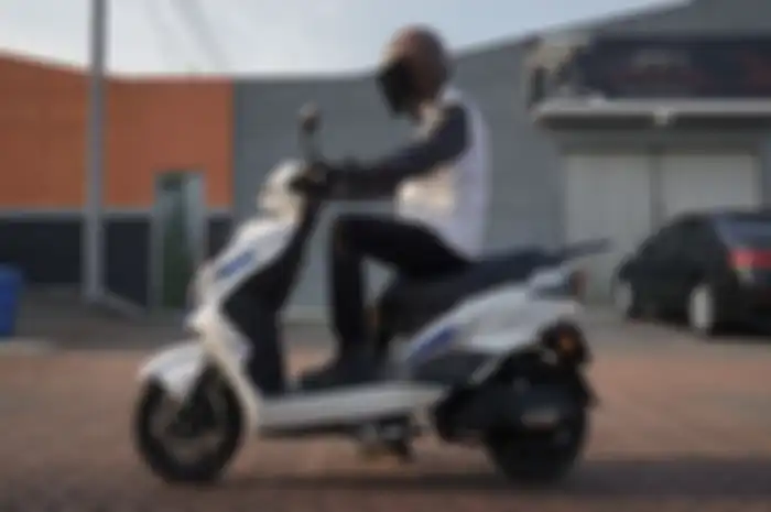 Foto ilustrasi. Harga motor listrik Smoot Tempur Agustus 2022 bikin ngiler, cicilan cuma Rp 300 ribuan.