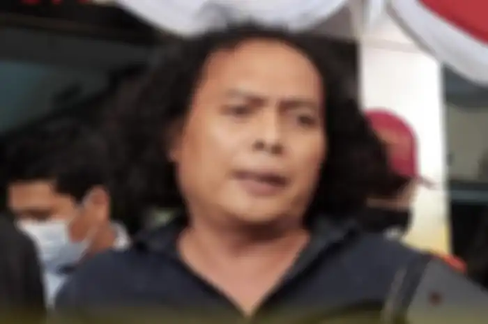 Mantan pengacara Bharada E Deolipa Yumara mengungkap penyidik yang bilang ada potensi LGBT di kasus Ferdy Sambo. Foto sosoknya ditutupi.