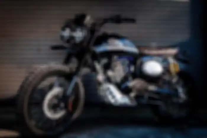 Modifikasi Motor Kawasaki W175, karya builder Thailand bergaya Tracker