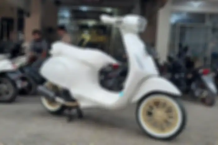 Modifikasi Vespa X Justin Bieber pertama di Indonesia.
