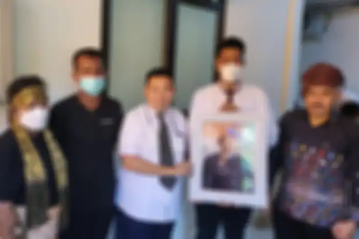 Kamaruddin Simanjuntak mengantongi bukti foto porno dirut BUMN, pantas pengacara Brigadir J berani tantang balik lawannya. 