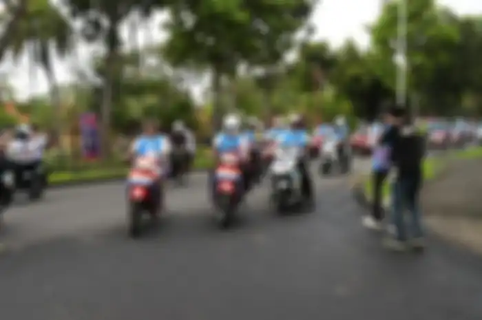Menteri ESDM mengajak warga Bali untuk konversi motor bensin ke motor listrik.
