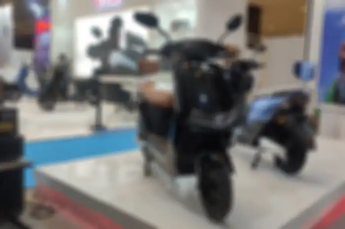 Foto ilustrasi. Makin banyak beredar dan digunakan di jalan raya, apa kabar soal syarat SIM C1 untuk motor listrik?