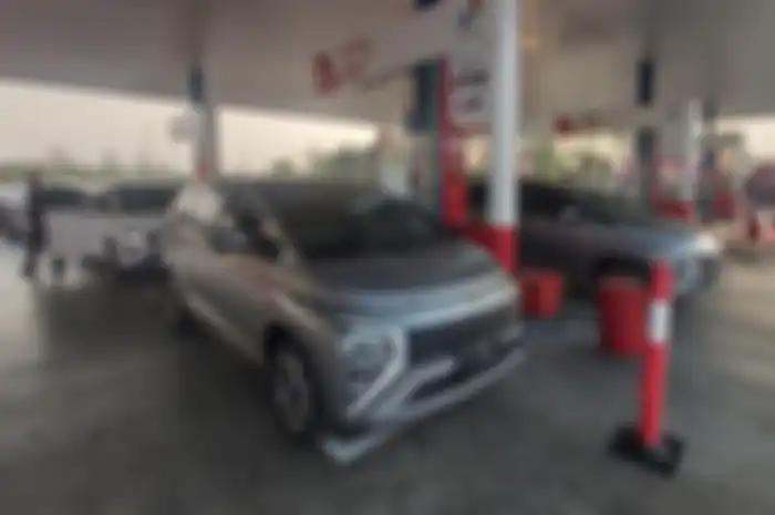 Ilustrasi cara hemat BBM Hyundai Stargazer dengan menggunakan fitur dan teknologi yang ada di dalamnya.