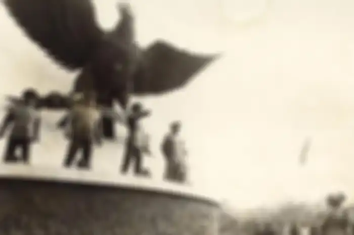 Gerakan 30 September atau G30S PKI adalah tragedi kelam Inddonesia yang terjadi pada tahun 1965. Inilah sejarahnya