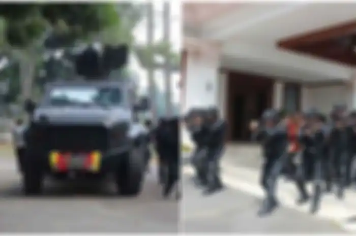 Parjurit Batalyon Komando 404 Kopasgat Nanggala menggelar Latihan PAM VVIP dengan persenjataan lengkap pada Jumat (9/9/2022).