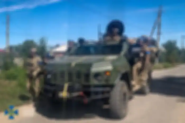 Konvoi pasukan Ukraina merayakan kemenangan di provinsi Kharkiv, Ukraina Timur