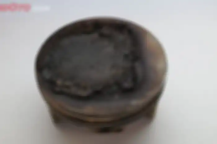 3 Hal penyebab kepala piston berkerak.