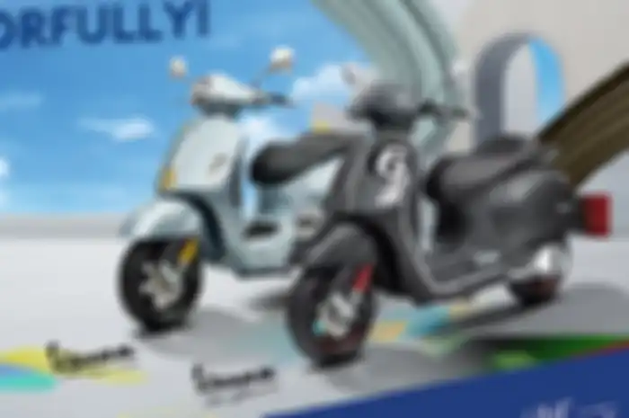 Harga Vespa 2022 terbaru, pilih Vespa GTS Super Tech 300 (kiri) atau Vespa GTV Sei Giorni II (kanan) nih?