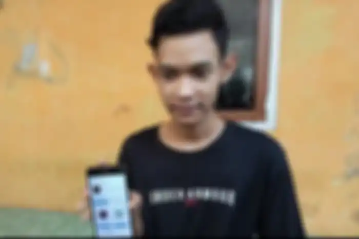 Remaja asal Cirbon sampai panik klarifikasi ke polisi lantaran kena tuding sebagai hacker Bjorka. Foto wajhanya terlanjur disebarkan. 