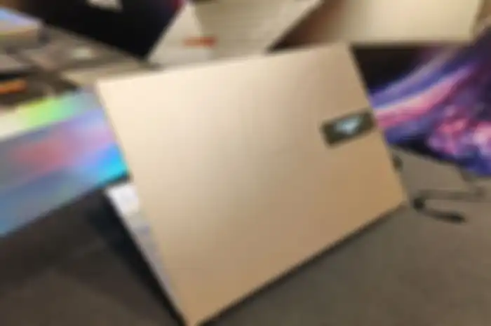 ASUS Zenbook 14X OLED Space Edition adalah laptop edisi khusus dari ASUS yang memiliki desain super unik dan berbeda