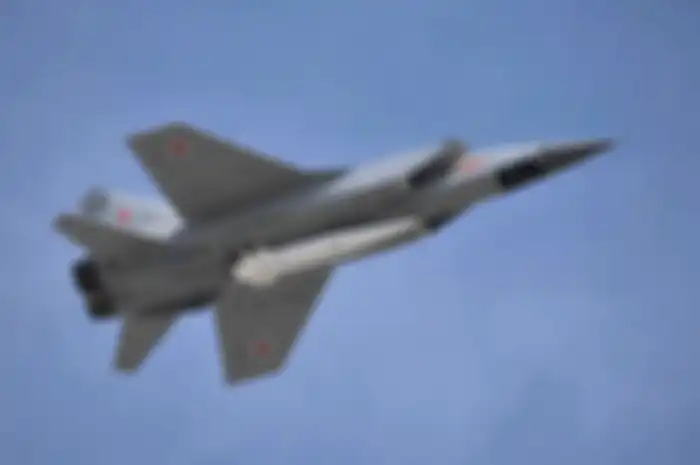 MiG-31 dipersenjatai dengan rudal hipersonik Kinzhal