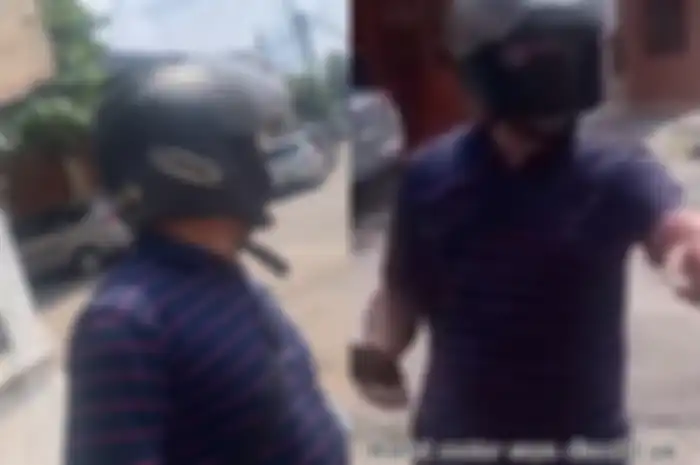 Momen saat diduga ada intimidasi kunci motor anggota polisi intel dirampas di Jatinegara.
