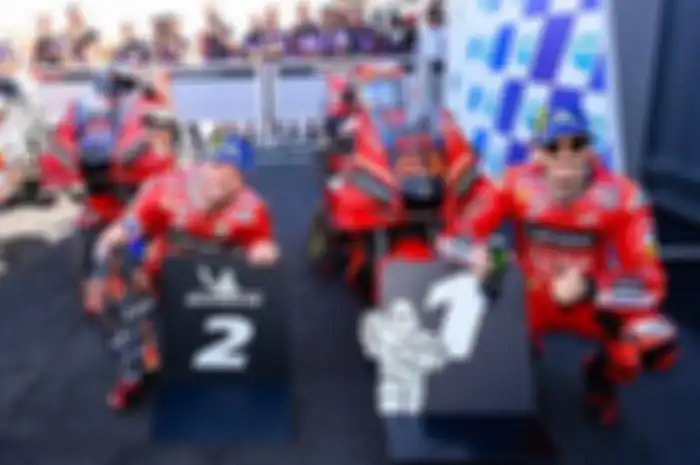 Pembalap pabrikan Ducati Lenovo Team, Jack Miller (kiri) dan Francesco Bagnaia (kanan) siap bombardir Sirkuit Aragon, catat jadwal dan link live streaming MotoGP Aragon 2022.