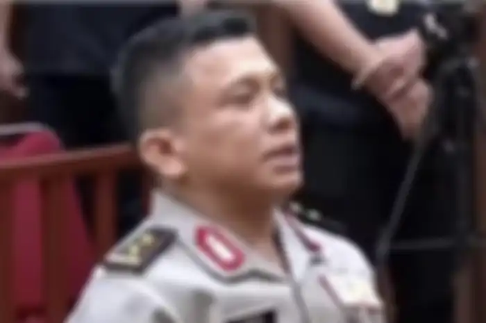 Respons Ferdy Sambo kehilangan gaji segini usai dipecat dari Polri jadi sorotan. Dia terbiasa transfer ratusan juta buat urusan rumah.