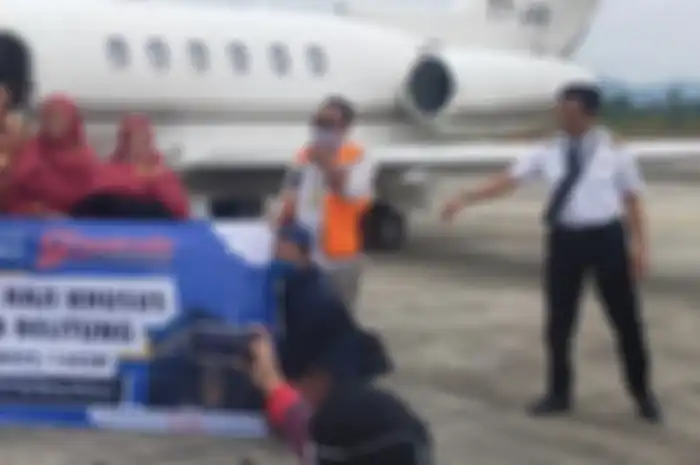 Private jet yang dipakai Brigjen Hendra Kurniawan ke Jambi dimiliki ketua konsorsium judi 303. Pesawatnya pernah angkut jamaah haji dari daerah ini.