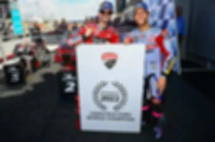 Enea Batianini (kanan) juara MotoGP Aragon dan Francesco Bagnaia (kiri) pole position MotoGP Aragon 2022, fakta tak banyak yang ngeh 5 kali Ducati lock-out musim ini