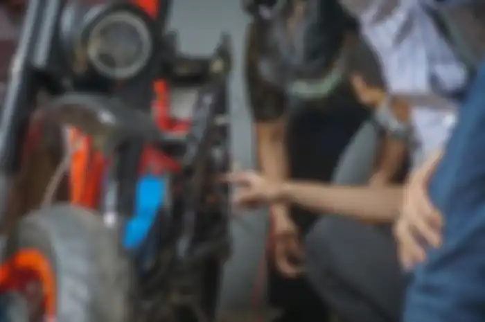 Konversi Honda BeAT jadi listrik oleh Katros Garage