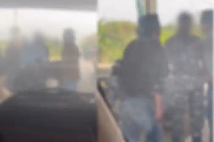 Aksi preman kampung palak anggota TNI viral di media sosial.