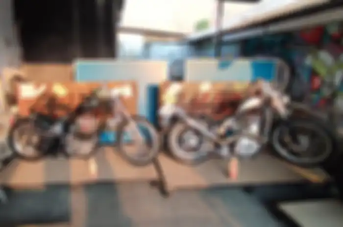 Modifikasi motor custom chopper pada acara Sisi Blar