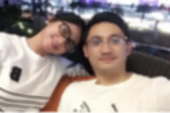 Dewi Perssik ungkap alasan posting foto test pack. Dia ogah menyebut nama Angga Wijaya. Ikatan batinya itu kuat. 