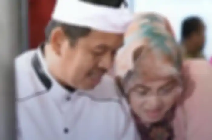 Dedi Mulyadi buka suara setelah tangis istrinya Anne Ratna Mustika pecah. Bupati Purwakarta sedih disinggung alasan menggugat cerai.