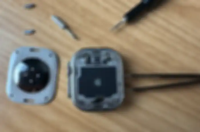 Ilustrasi service Apple Watch Ultra