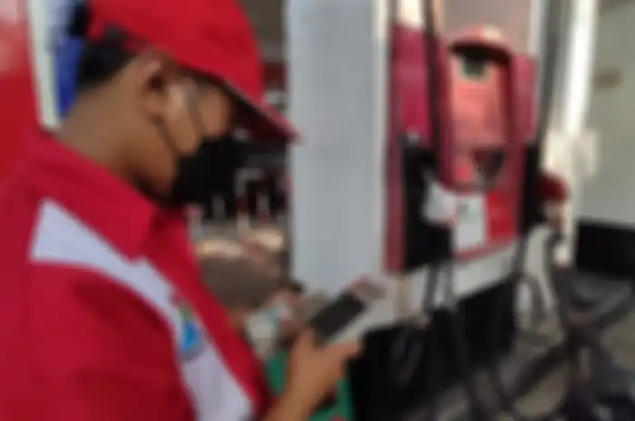 Minyak mentah dunia turun, Ekonom nilai pemerintah tidak adil tahan harga BBM