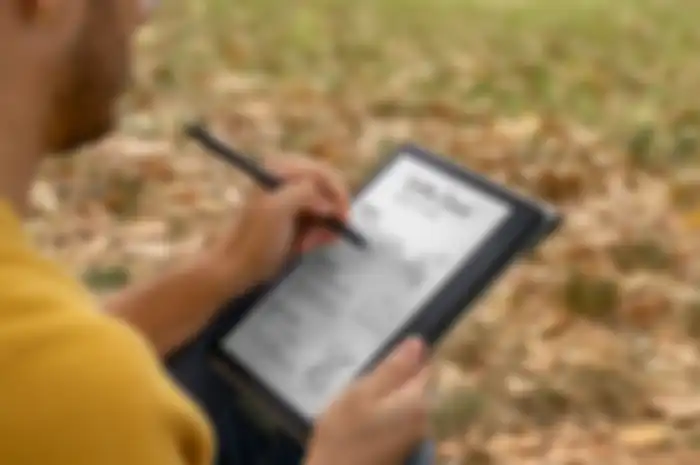 Penggunaan stylus pen pada Kindle Scribe