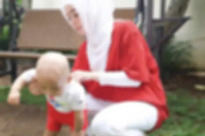 Tangis Lesti Kejora pecah menerima kenyataan ini setelah merilis foto wajah Baby L pertama kali di akun media sosial. 