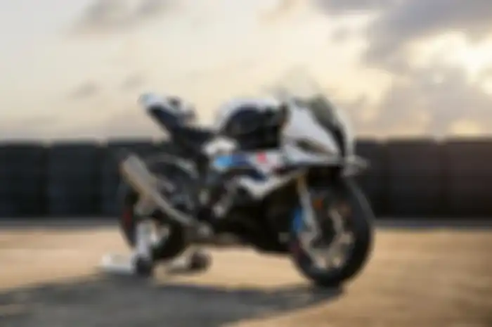Motor baru BMW S1000RR 2023 resmi meluncur, harga bikin melongo.