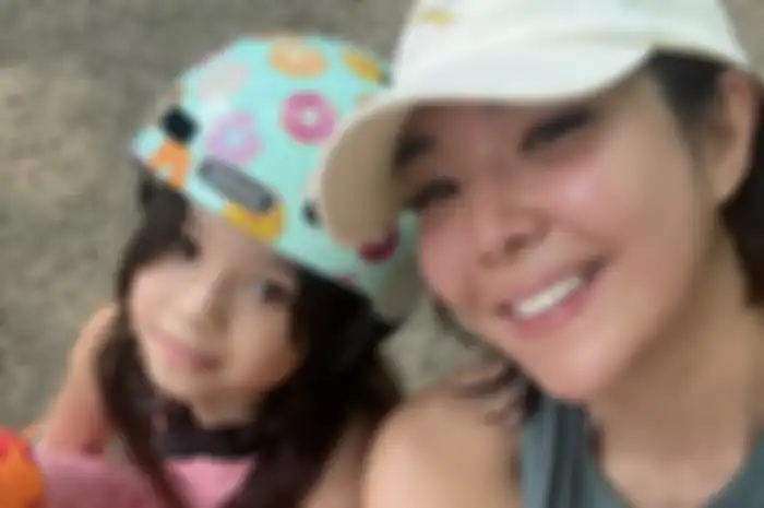 Gisel masih sempat posting foto lari di tempat inii sebelum memboyong Gempi liburan ke Bali. Yuk, kita lihat foto Gisel dan Gempi. 
