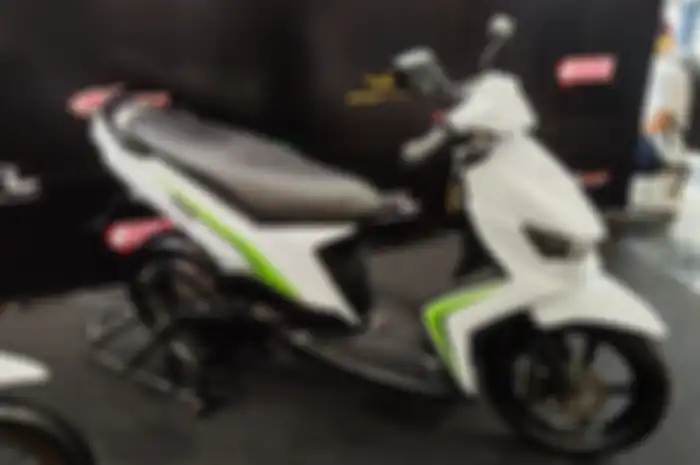 Motor konvensional yang dikonversi menjadi motor listrik oleh IATO dalam acara Olx Autos IMX 2022