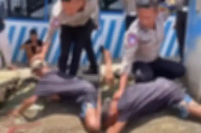 Momen saat bocah diduga pura-pura kesurupan supaya enggak ditilang polisi.