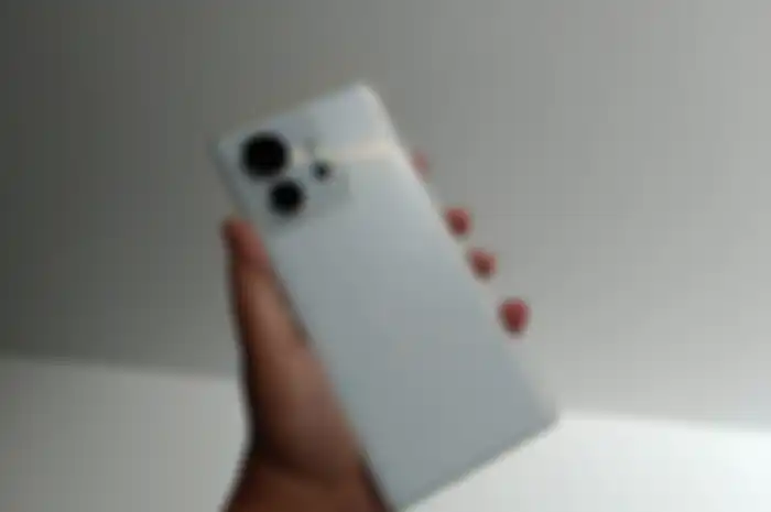 Infinix Zero Ultra hadir dengan dua pilihan warna.