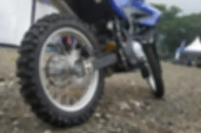 Ilustrasi ban motor trail. Ban motor trail tidak ada yang tubeless, kenapa? Ini alasannya!