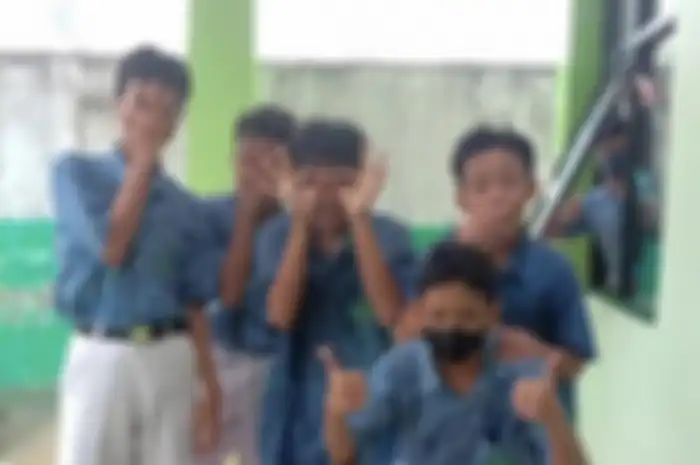 Guru MTsN 19 Pondok Labu sempat lakukan aksi begini sebelum tembok roboh. Foto terakhir siswa korban tewas diunggah. 