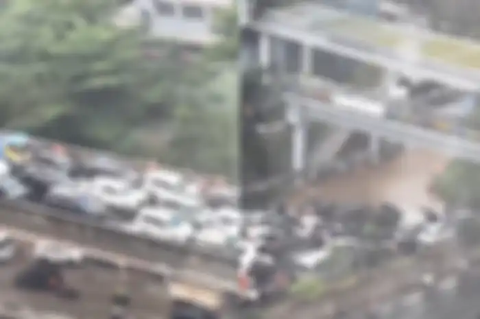 Macet total, motor dan mobil tertahan banjir di TB Simatupang.