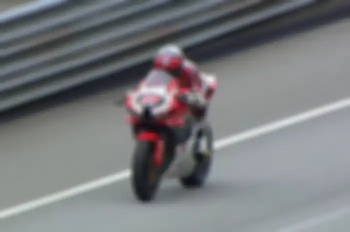 Pembalap Indonesia Andi Gilang tetap finis poin meski crash di Race 2 SS600 ARRC Malaysia 2022, Minggu (9/10/2022).