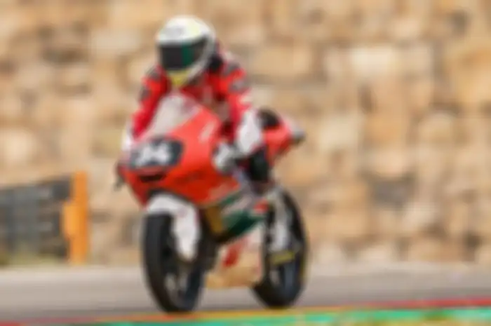 Pembalap Indonesia Fadillah Arbi Aditama sukses bawa pulang poin dari JuniorGP Aragon 2022, Minggu (9/10/2022).