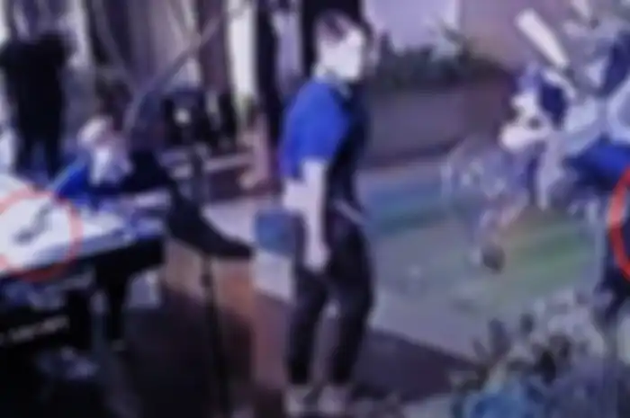 Rizky Billar melempar bola biliar ke Lesti Kejora terekam jelas dalam kamera CCTV. Kejadian itu bkin 7 sosok ini mematung.
