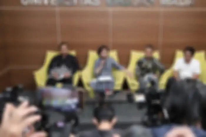 Ijazahnya sempat digugat warga, Rektor UGM Tegaskan kalau Joko Widodo itu merupakan salah satu alumnusnya.