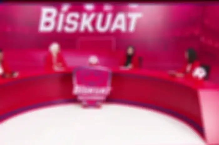 Sekolah Bola Online memberi pelatihan dengan kurikulum yang disusun oleh pelatih bersertifikat UEFA. Mantap!