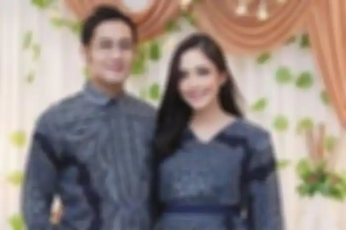 Ririn Dwi Ariyanti mengaku ketagihan saat wajahnya dilumuri cairan kental ini. Foto nikahnya dengan Aldi Bragi sudah dibuang.
