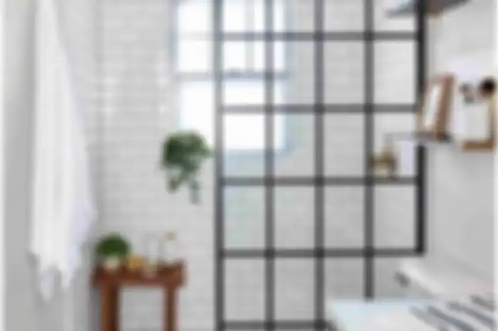 Desain kamar mandi memanjang auto dipilih Ibu-ibu karena alasan ini. Dengan mengusung gaya minimalis, intip 7 foto hasilnya yuk!