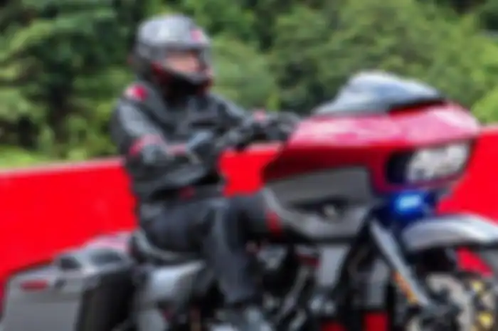 Irjen Teddy Minahasa yang juga Ketum HDCI ditangkap karena kasus narkoba, gaji polisi berpangkat bintang dua cuma bisa buat beli helm Nolan.