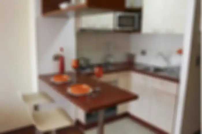 Desain dapur sederhana bersih nan rapi ini bisa menjadi solusi cocok di rumah kecil. Ini 6 foto inspirasinya yang menawan hati.