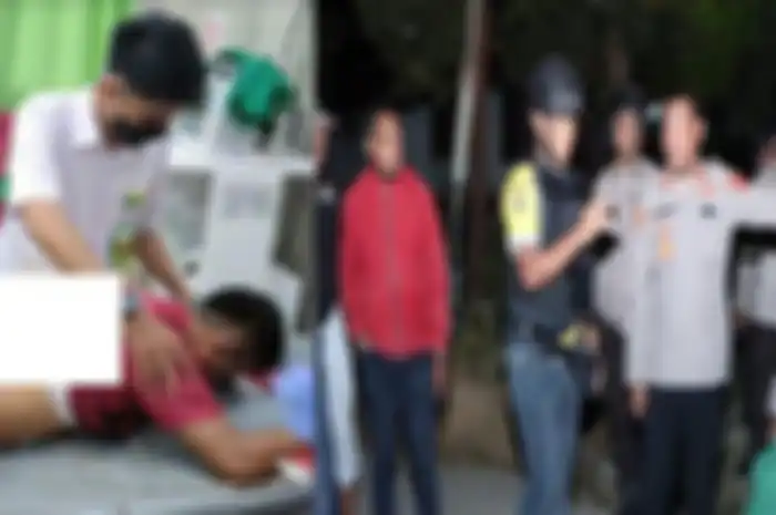Peristiwa pembusuran kembali menggegerkan warga kota Kendari Sulawesi Tenggara, pembusuran kali ini menimpa seorang pegawai negeri sipil (PNS), Agus Kusmiyanto.