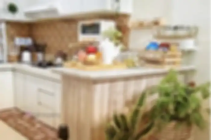 Mood Ibu-ibu memasak tetap terjaga karena desain dapur kecil tapi rapi mampu menebarkan aura nan segar. Ini 8 foto buktinya.