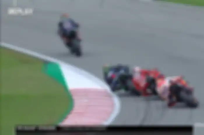 Franco Morbidelli diganjar long lap penalti di MotoGP Malaysia 2022 karena halangi Francesco Bagnaia dan Marc Marquez